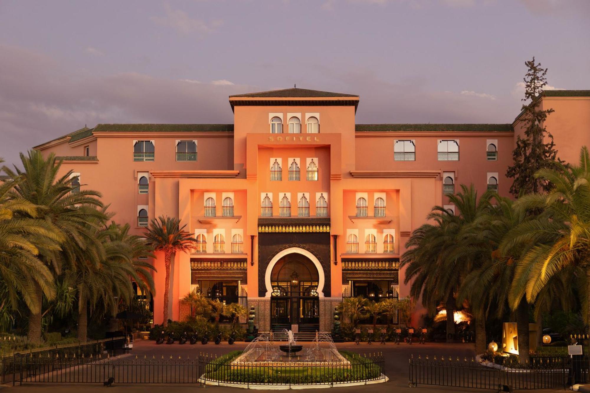 ホテル ソフィテル マラケシュ ラウンジ アンド スパ エクステリア 写真 The main entrance of the hotel