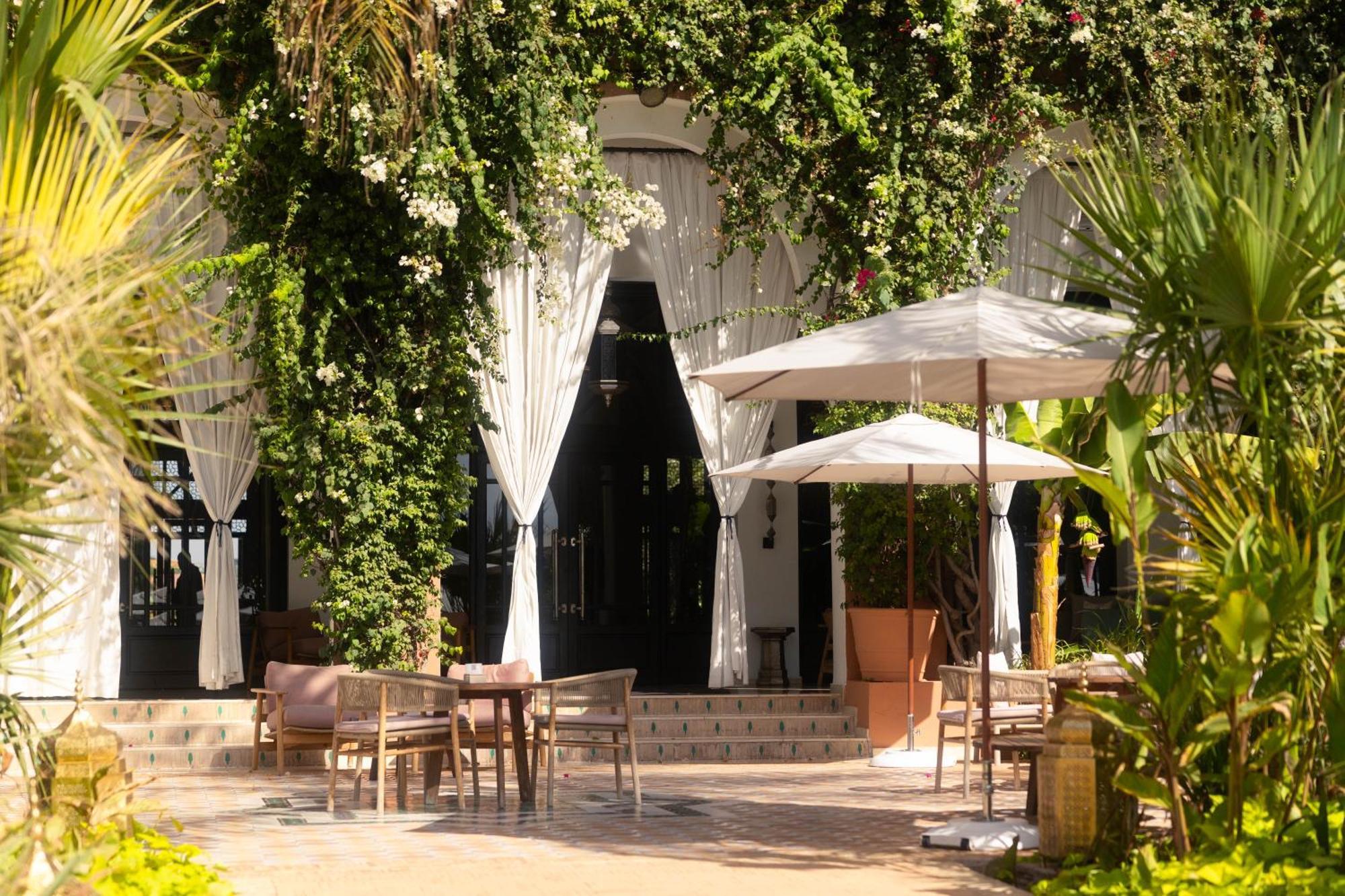 ホテル ソフィテル マラケシュ ラウンジ アンド スパ エクステリア 写真 The hotel's garden