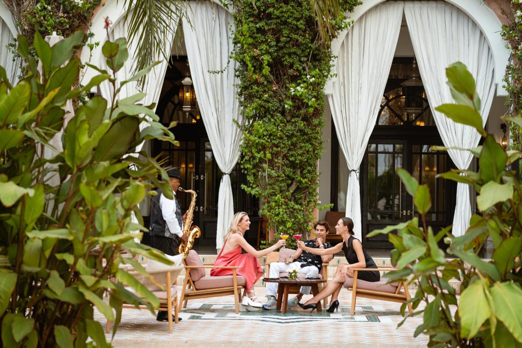 ホテル ソフィテル マラケシュ ラウンジ アンド スパ エクステリア 写真 The Hotel's courtyard